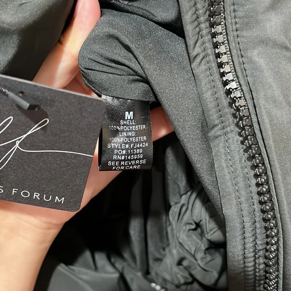 Oversized Black Puffer Jacket - Picture 4 of 8